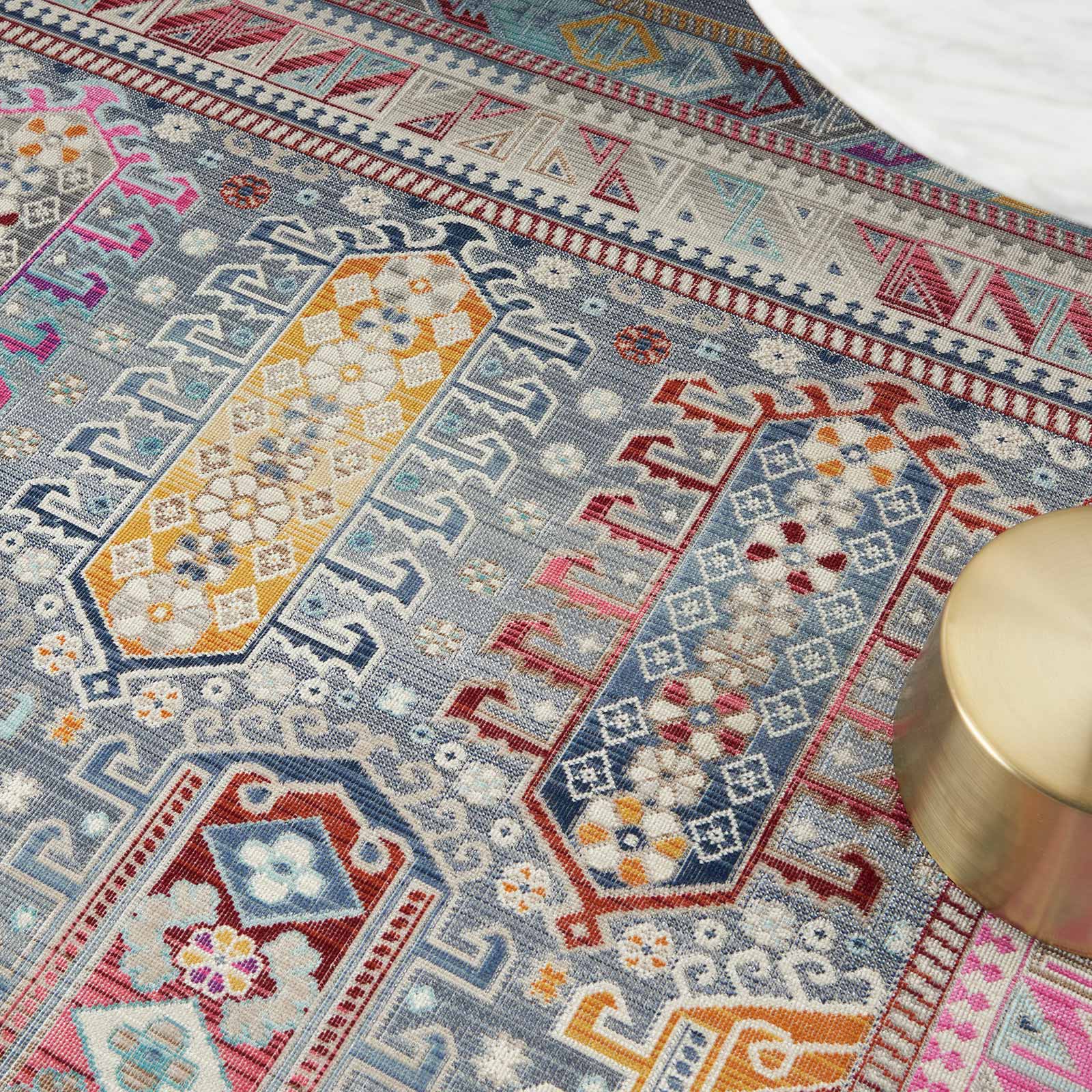 Nourison tapis Vintage Kashan VKA06 GYMTC GREY MULTICOLOR 5X8 099446811967 interior 2