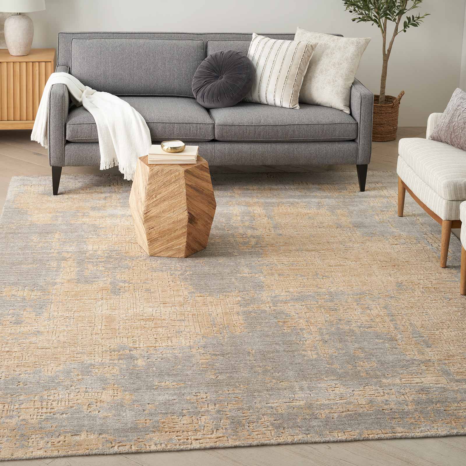 Nourison tapis Harmony HAY05 GRYGD GREY GOLD 8x10 099446936332 interior 1